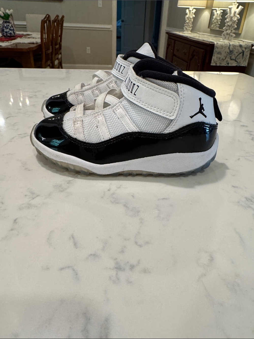 NIKE AIR JORDAN Retro Concord 11 HighTop Patent Black White Velcro Strap SZ 9